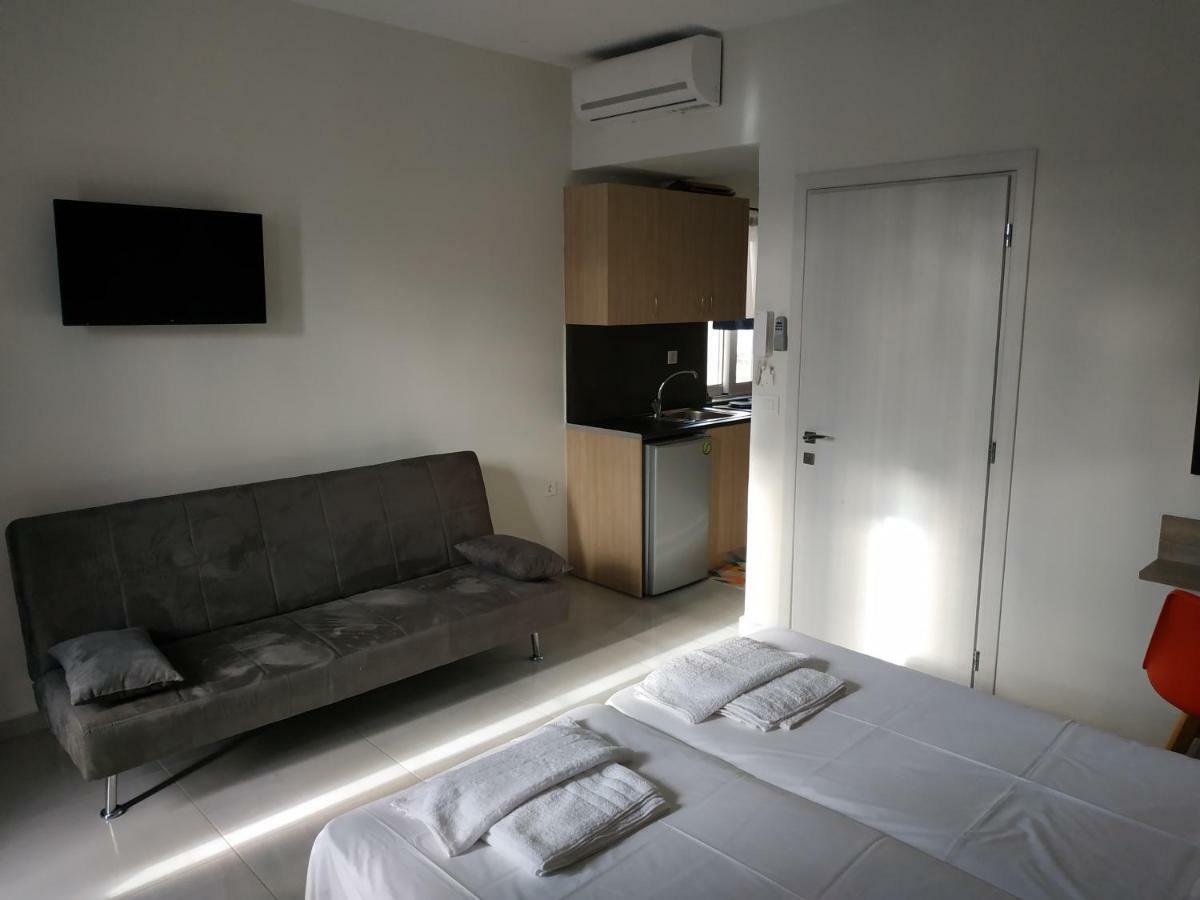 The 3 Brothers' Apts Ханья Экстерьер фото